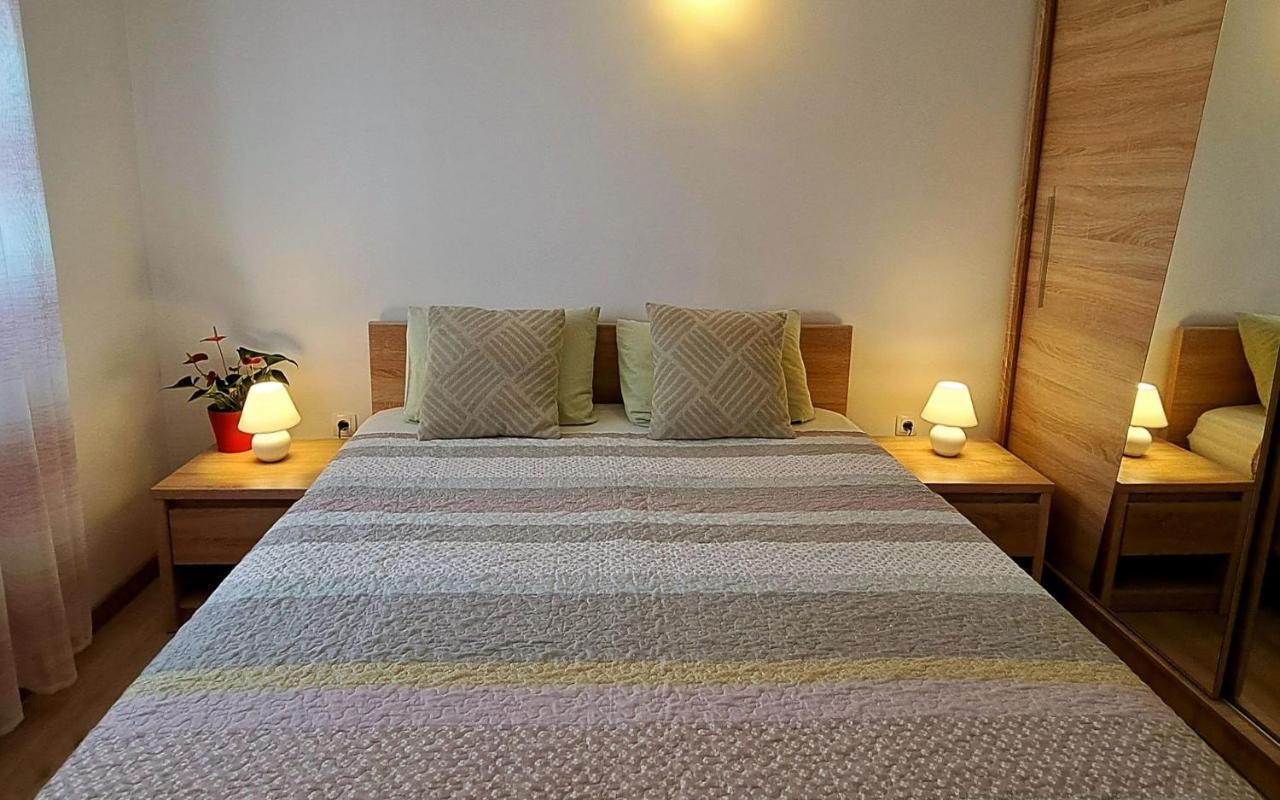 Holiday Apartman Каштела Экстерьер фото