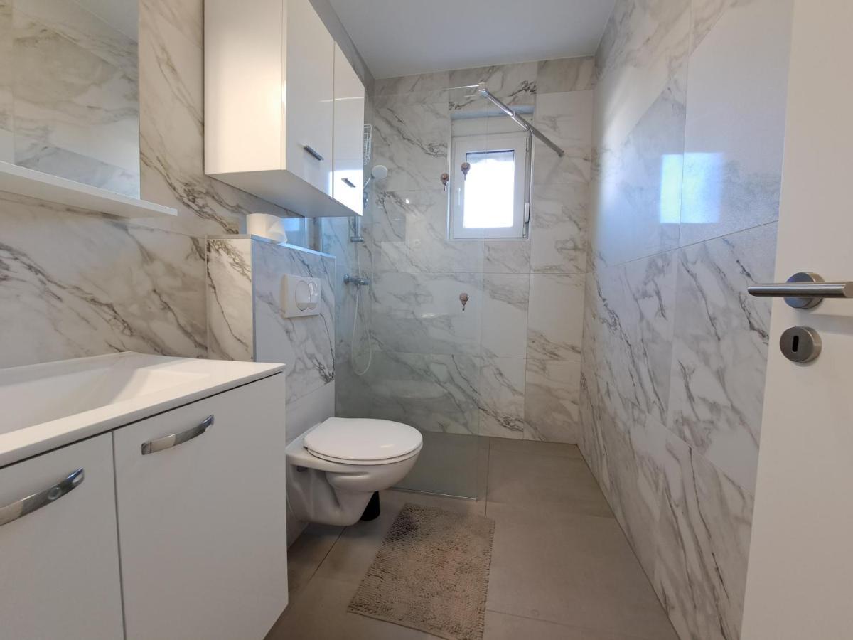 Holiday Apartman Каштела Экстерьер фото
