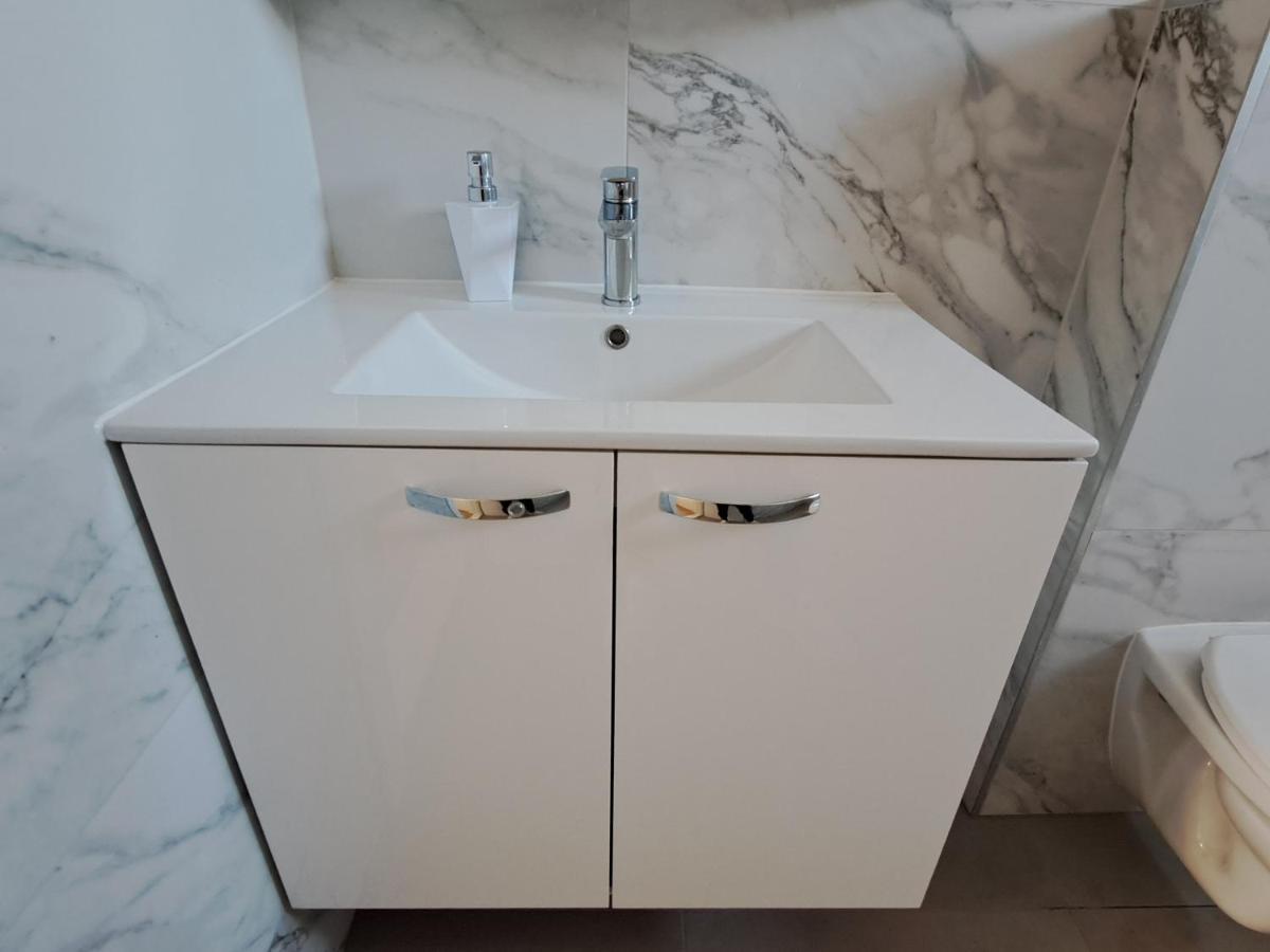 Holiday Apartman Каштела Экстерьер фото