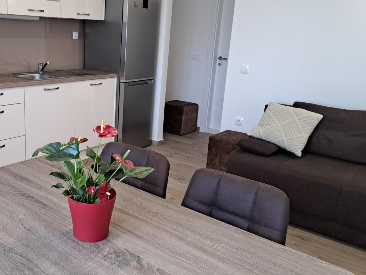 Holiday Apartman Каштела Экстерьер фото