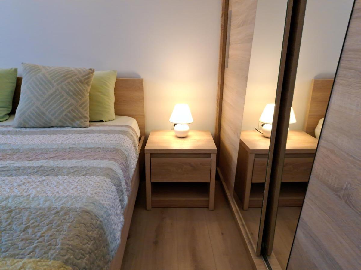 Holiday Apartman Каштела Экстерьер фото